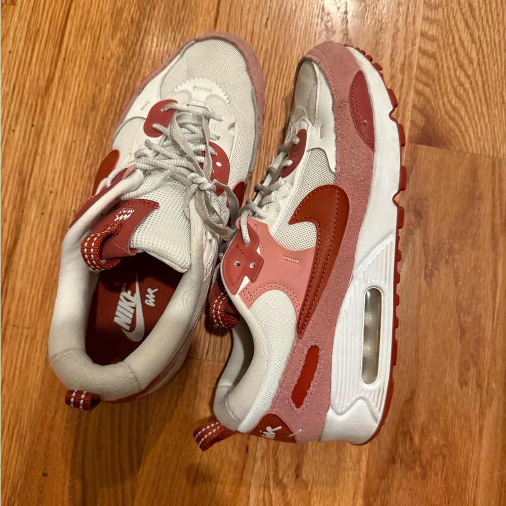 Nike Air Max Futura 90 Red/Pink Sneakers